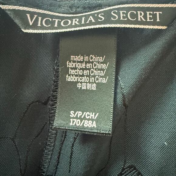 VICTORIA’S SECRET Wide Leg Floral Jacquard Deep V Cross Back Jumpsuit Black Sz S - Picture 11 of 12